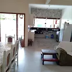 Casa Praia. Linda Varanda Para Um Cochilo Na Rede